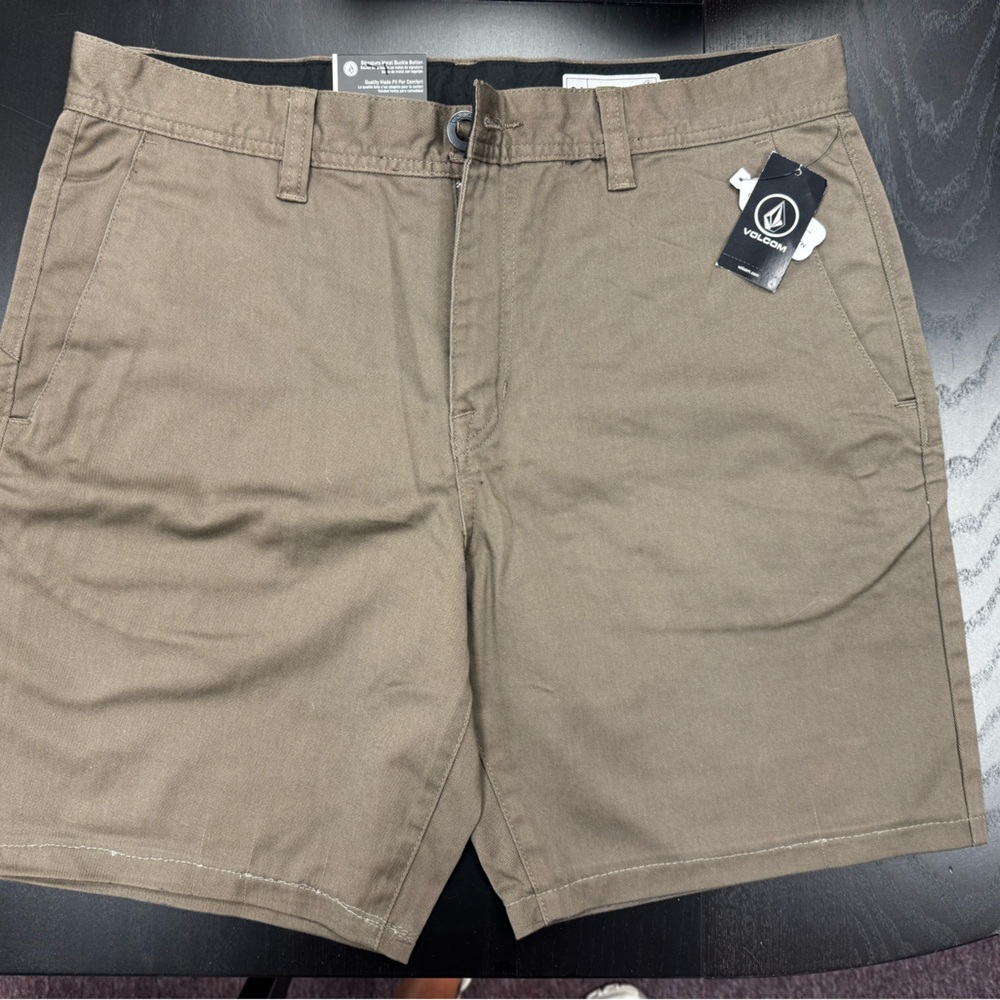 Volcom Men's Brown Flat Front Shorts